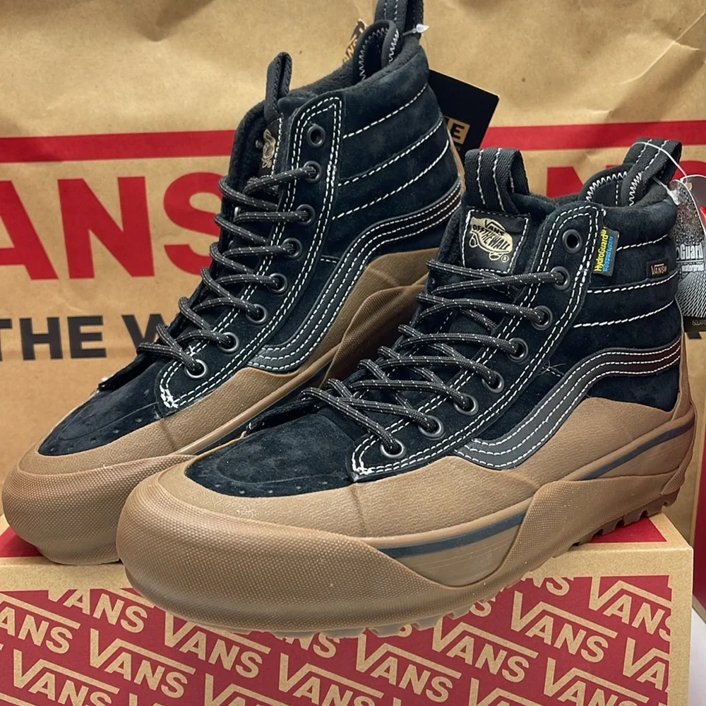Vans Men’s Sk8-Hi Dip Mte-2
Black/Gum
VN0009QKB9M
Boots Cold Weather Sneakers - Picture 6 of 16
